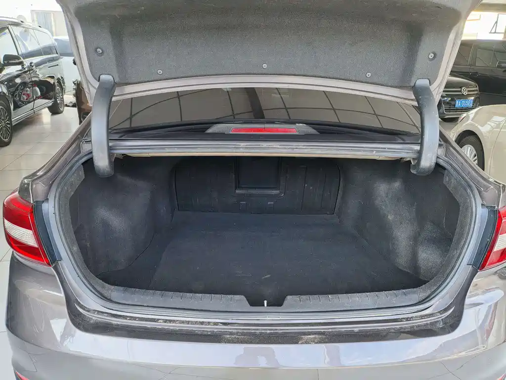 Hyundai Sonata — миниатюра 7