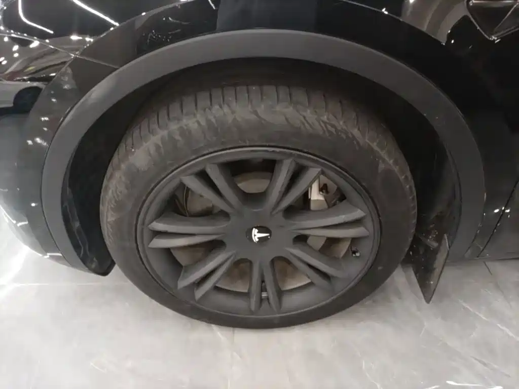 Tesla Model Y — миниатюра 23