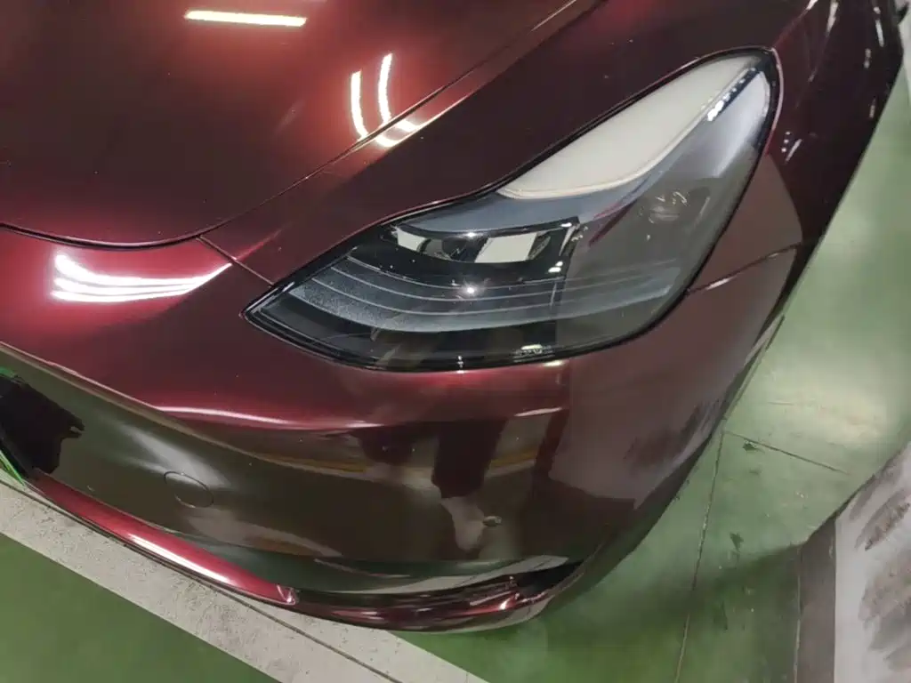 Tesla Model Y — миниатюра 24