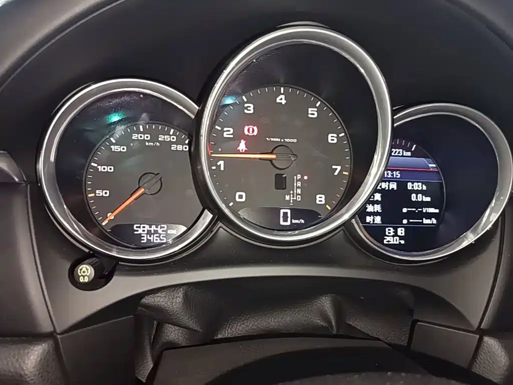 Porsche Macan — миниатюра 16