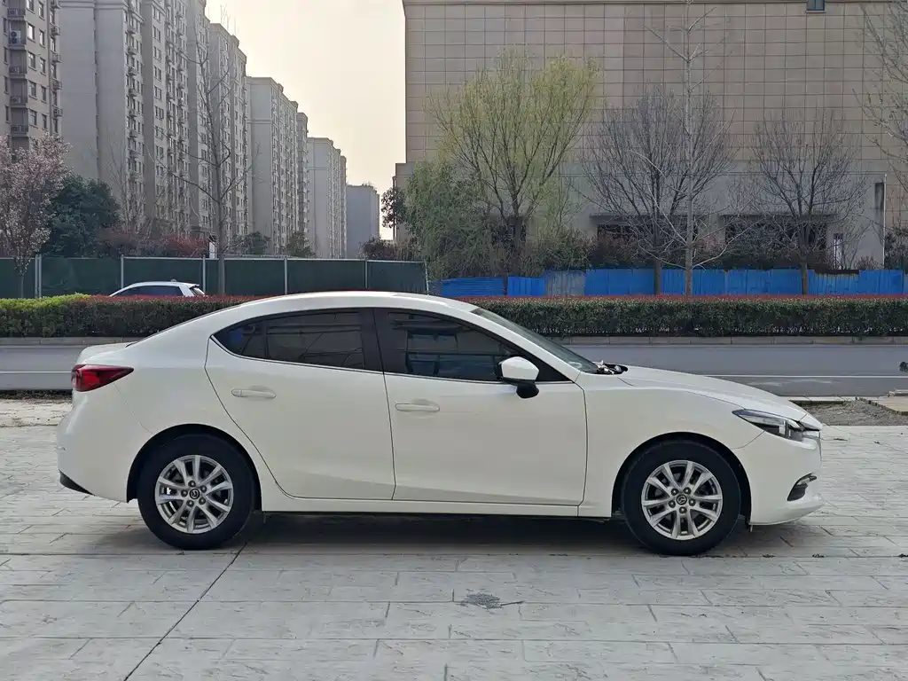 MAZDA 3 ANGKESAILA