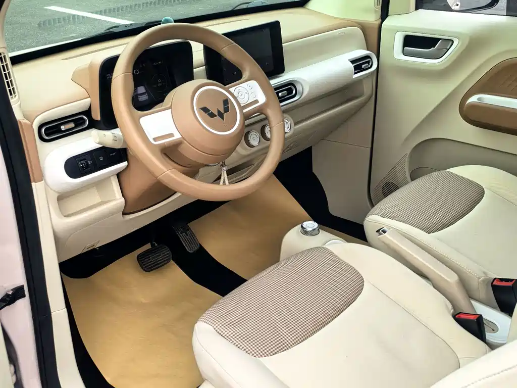 Wuling MINIEV — миниатюра 4