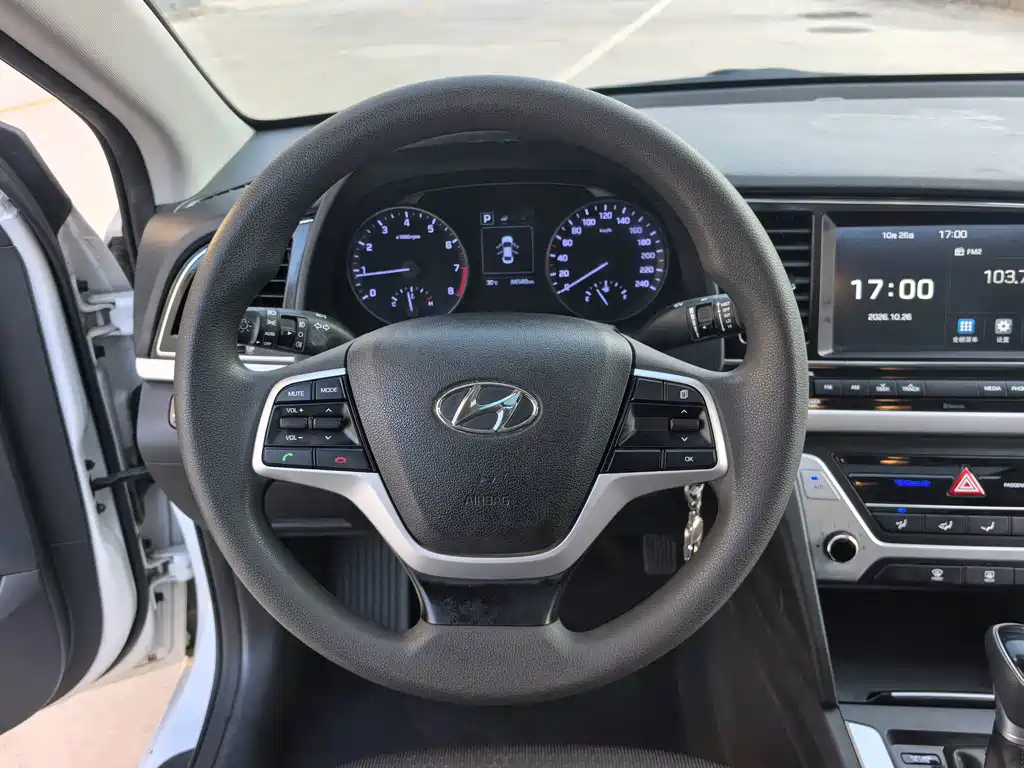 Hyundai Elantra — миниатюра 13