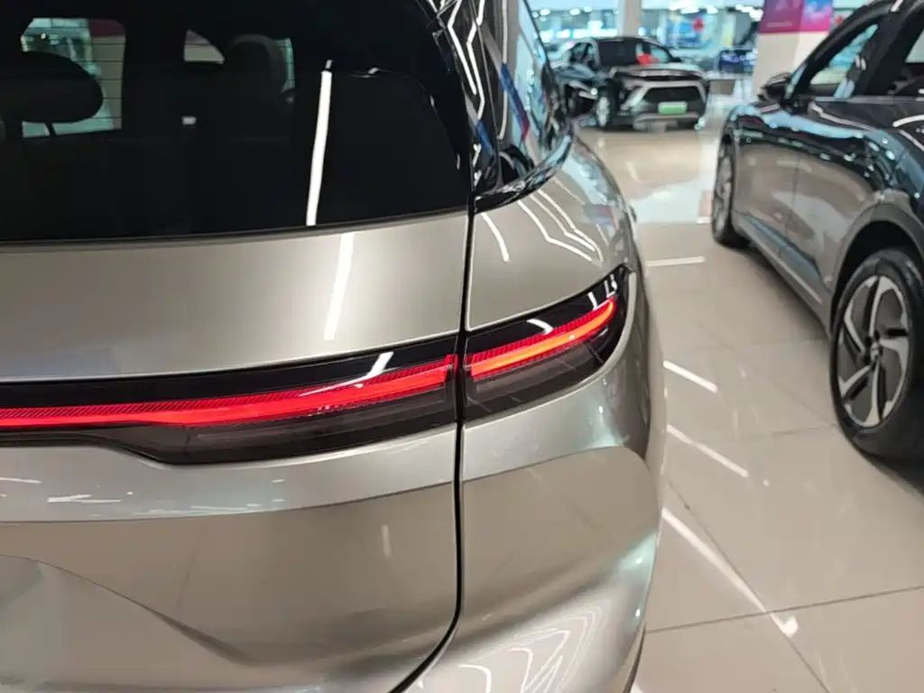NIO ES6 — миниатюра 8