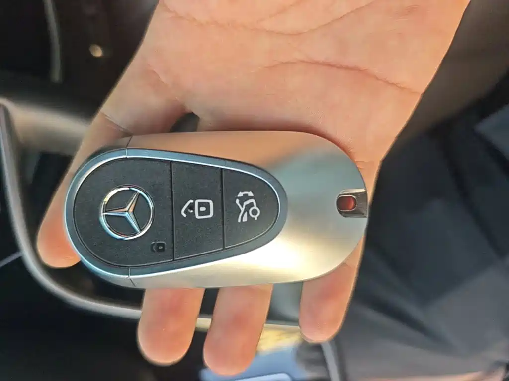 Mercedes-Benz E-Class — миниатюра 13