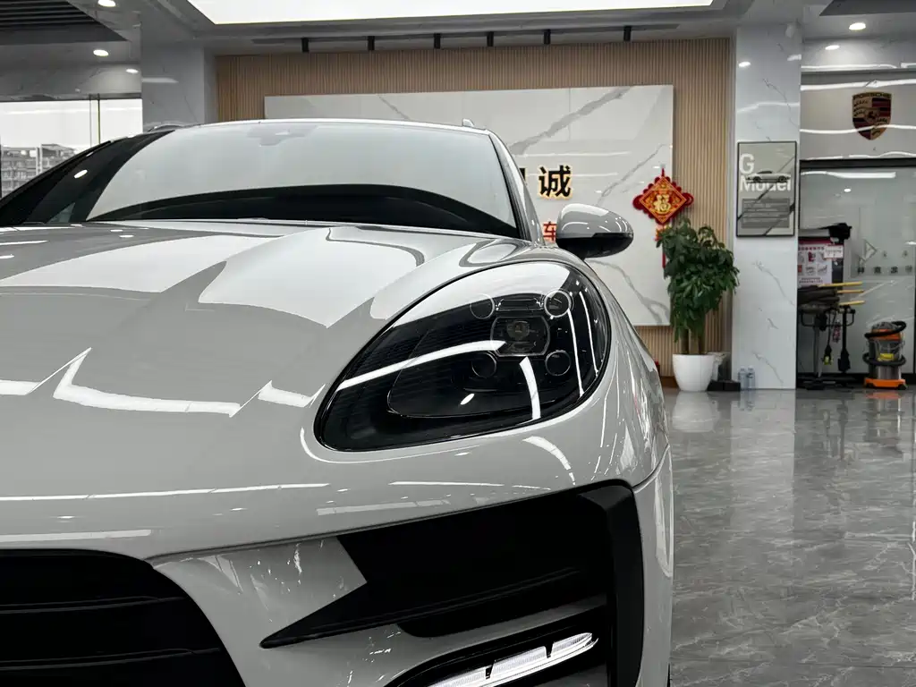 Porsche Macan — миниатюра 4