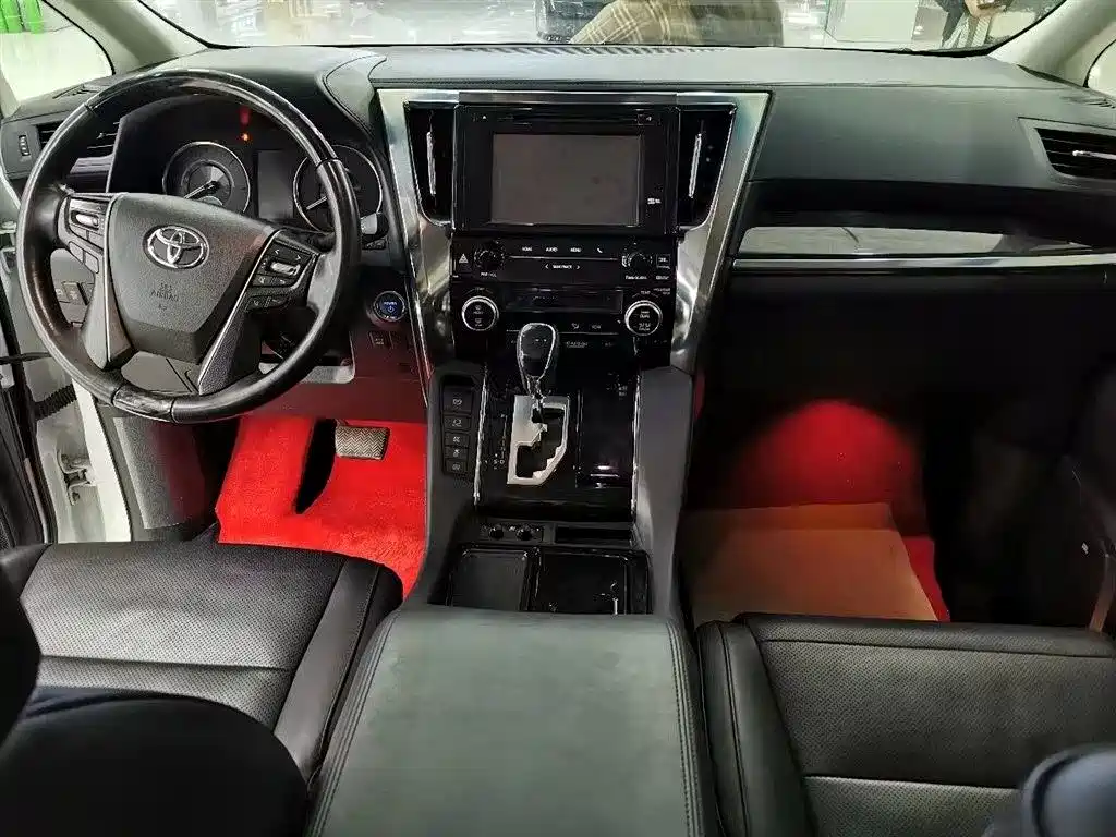 Toyota Vellfire 2019 2.5L HV Luxury