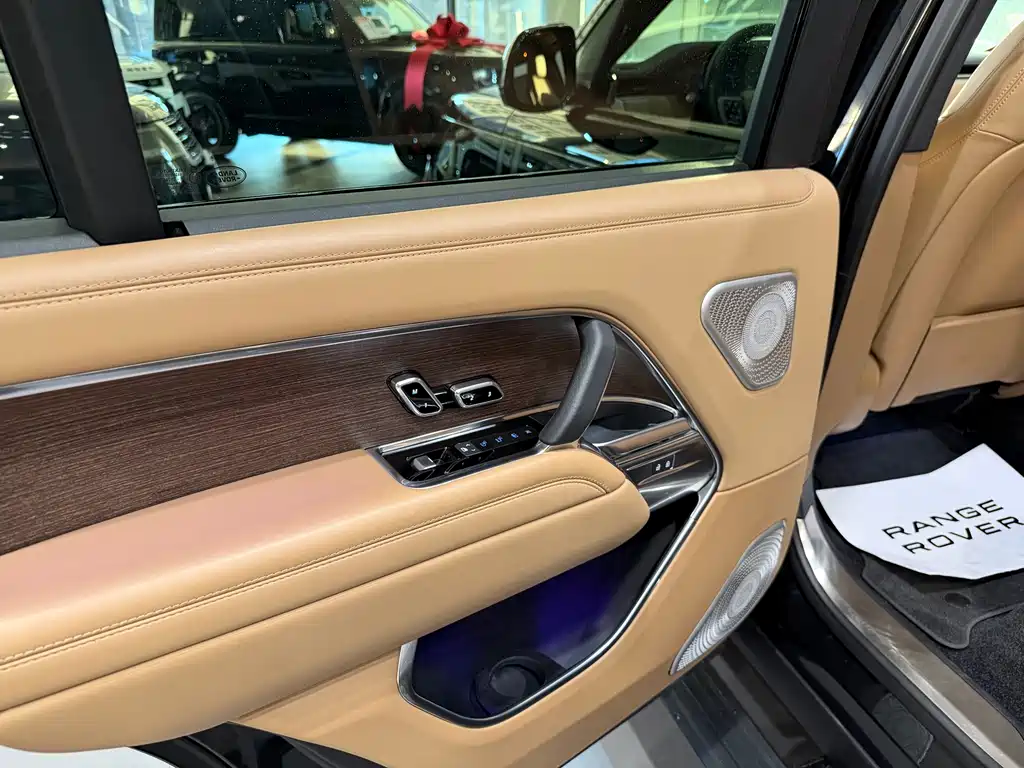 Land Rover Range Rover — миниатюра 15
