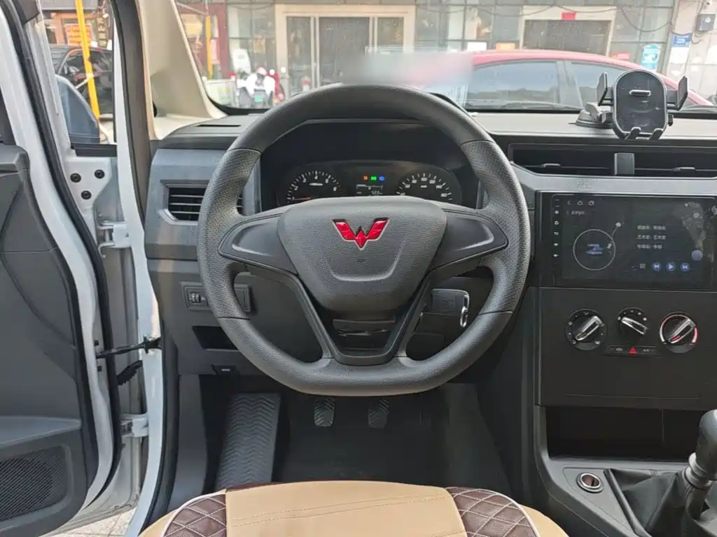 Wuling Hongguang PLUS — миниатюра 11