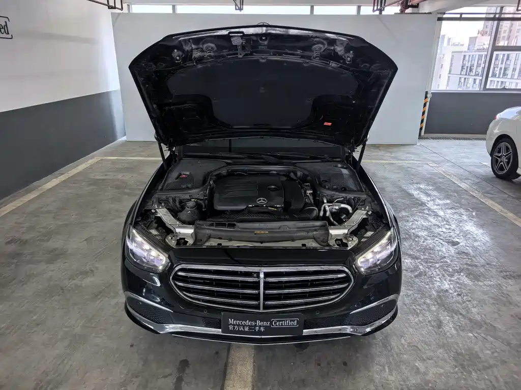 Mercedes-Benz E-Class — миниатюра 2
