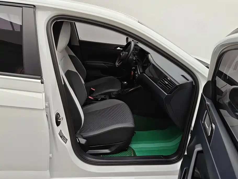 Volkswagen Lavida — миниатюра 8