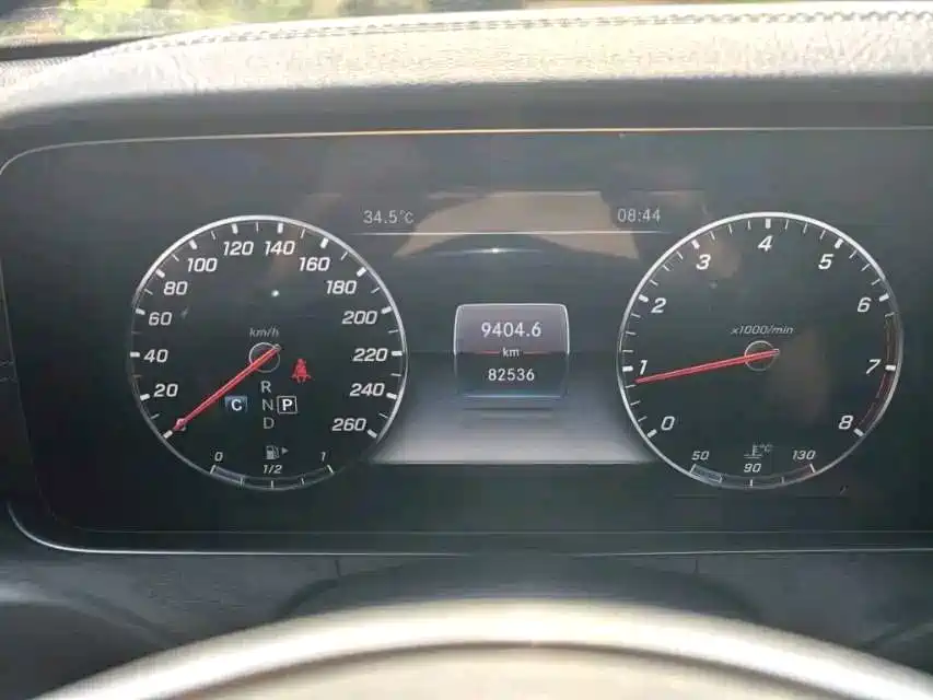 Mercedes-Benz E-Class — миниатюра 11