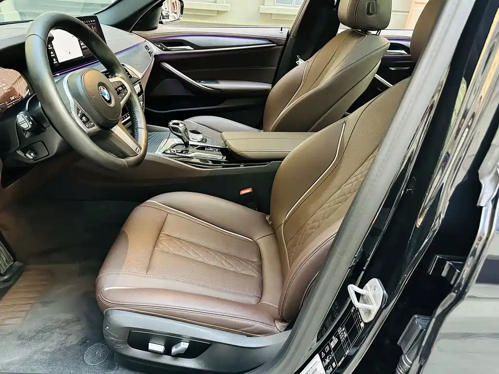 BMW 5 Series — миниатюра 15