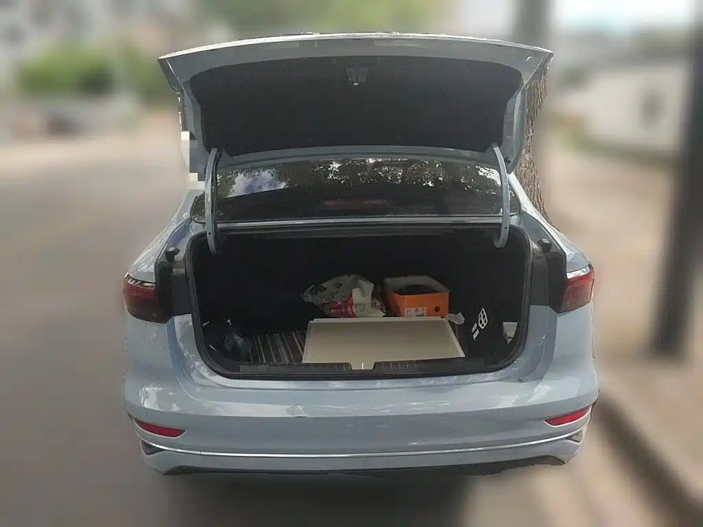 Geely Emgrand — миниатюра 10