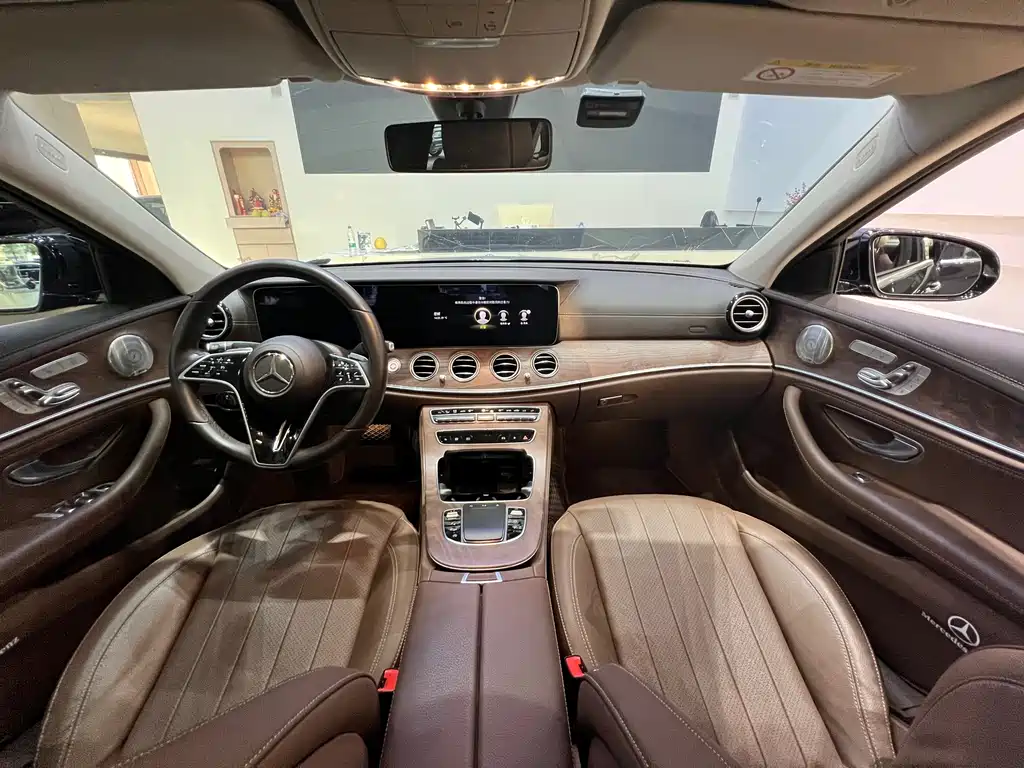 Mercedes-Benz E-Class — миниатюра 9