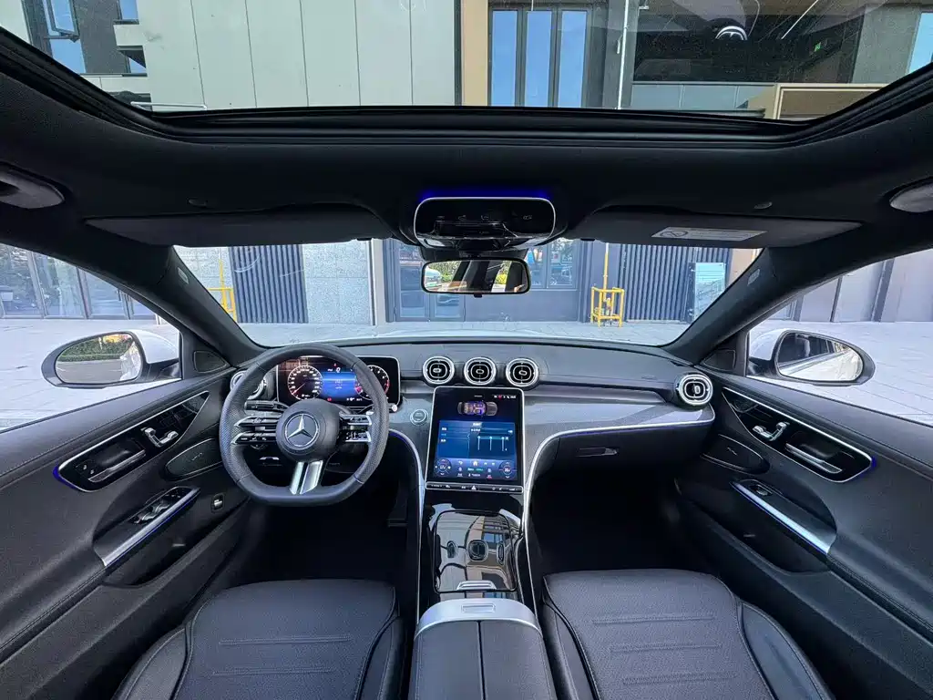 Mercedes-Benz C-Class — миниатюра 7