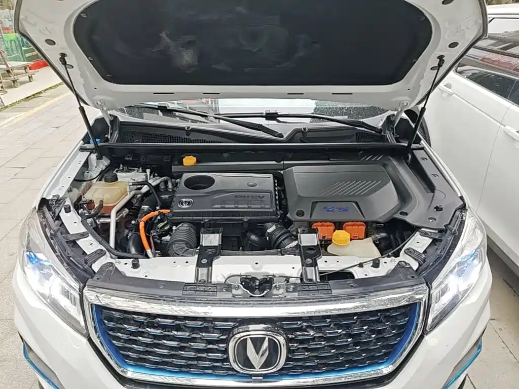 Changan CS75 New Energy — миниатюра 20