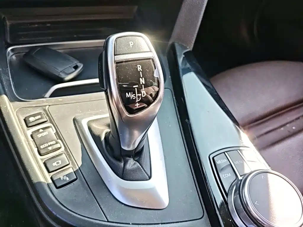 BMW 3 Series — миниатюра 14