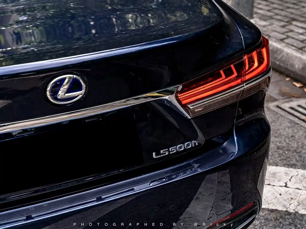 Lexus LS — миниатюра 15