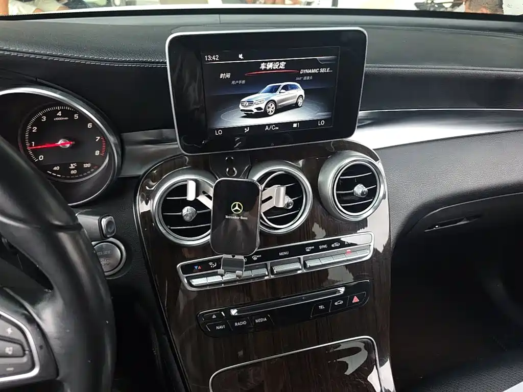 Mercedes-Benz GLC — миниатюра 18