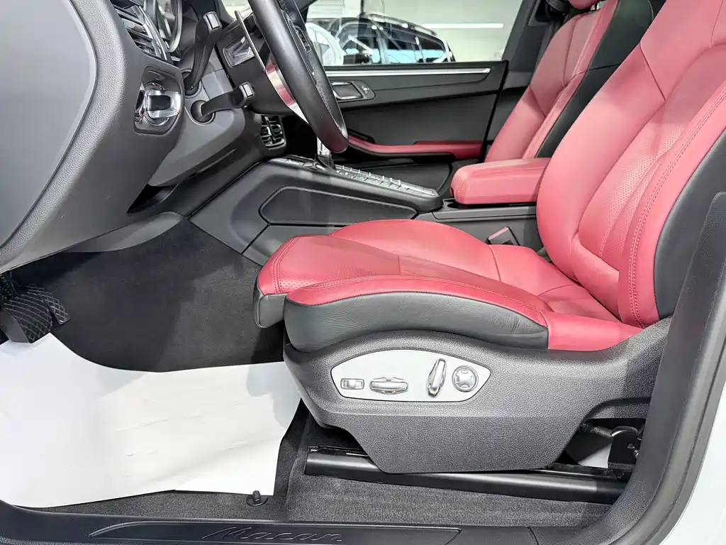 Porsche Macan — миниатюра 7