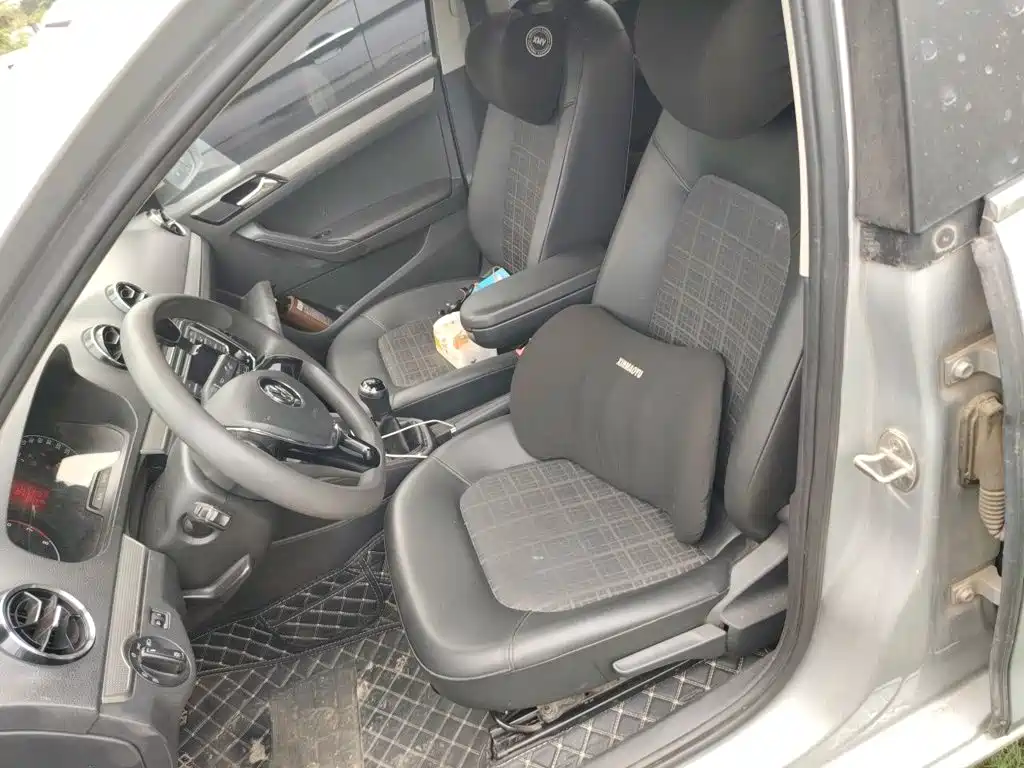 Volkswagen Jetta — миниатюра 11