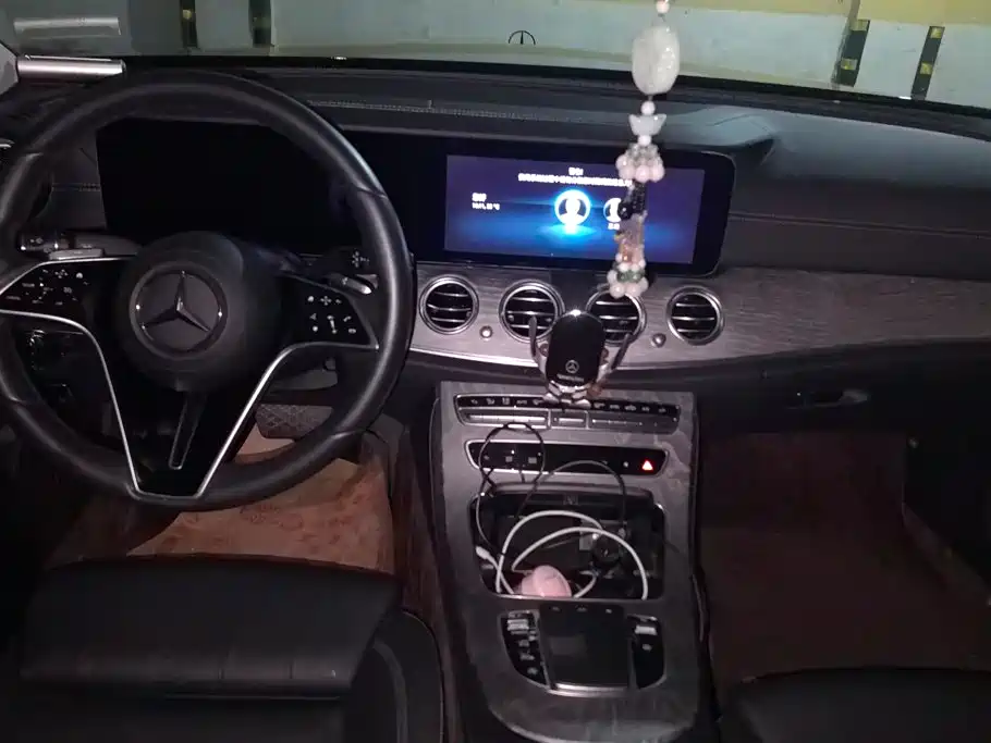 Mercedes-Benz E-Class — миниатюра 12