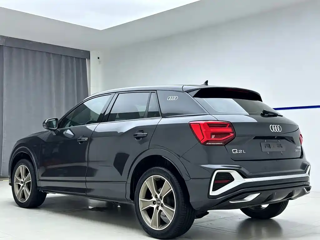 Audi Q2L 2022 35 TFSI Fashion