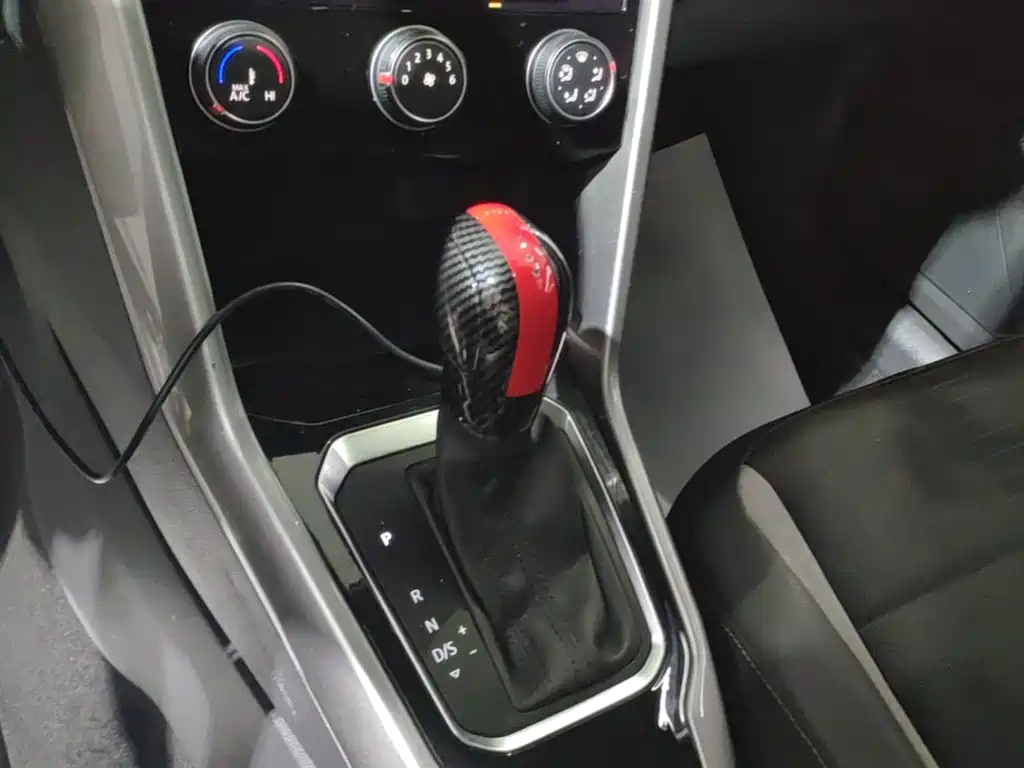 Volkswagen T-Roc — миниатюра 14