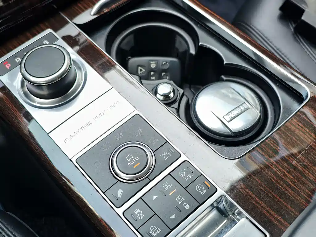 Land Rover Range Rover — миниатюра 50