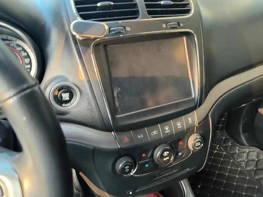 Dodge Journey — миниатюра 13