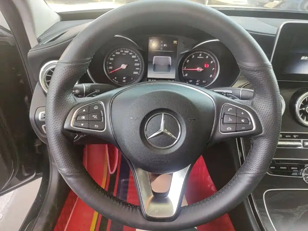 Mercedes-Benz C-Class — миниатюра 11