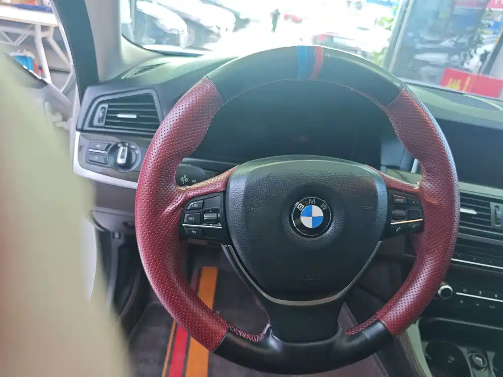 BMW 5 Series — миниатюра 9