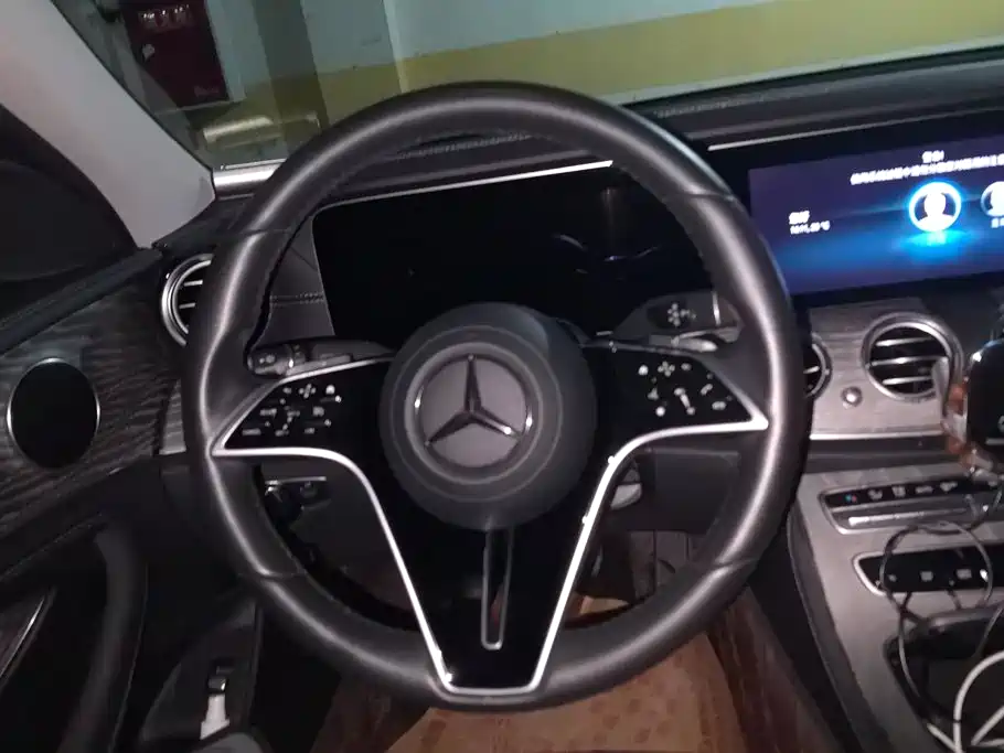 Mercedes-Benz E-Class — миниатюра 15