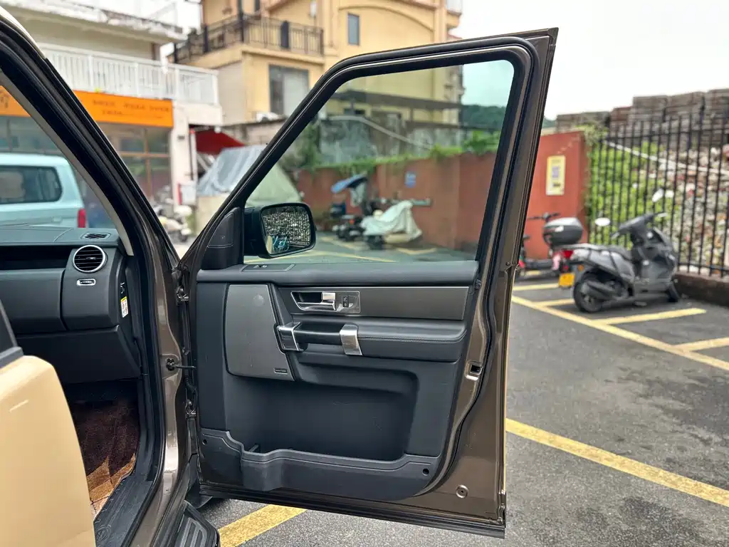 Land Rover Discovery — миниатюра 34