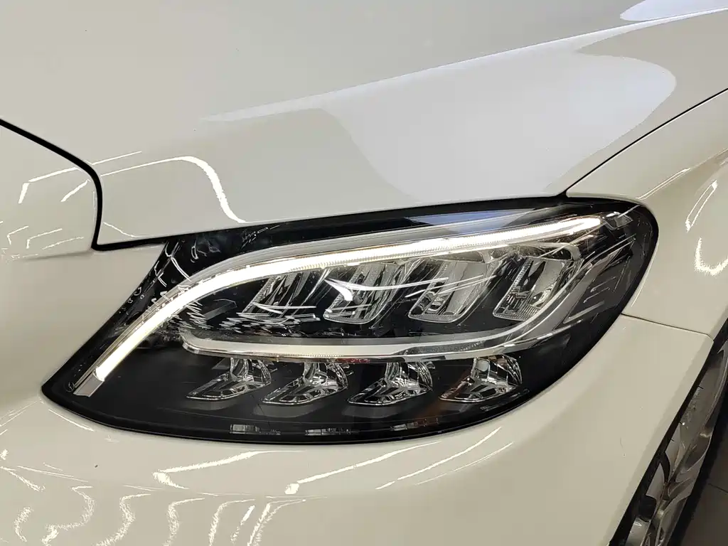 Mercedes-Benz C-Class — миниатюра 17