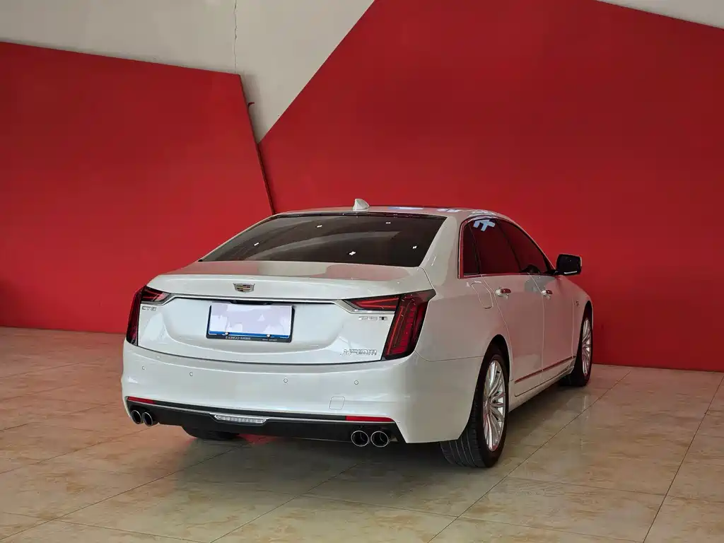 CADILLAC CT6