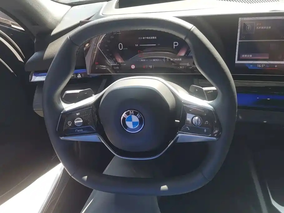 BMW 5 Series — миниатюра 15