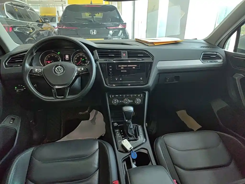 Volkswagen Tiguan L — миниатюра 10