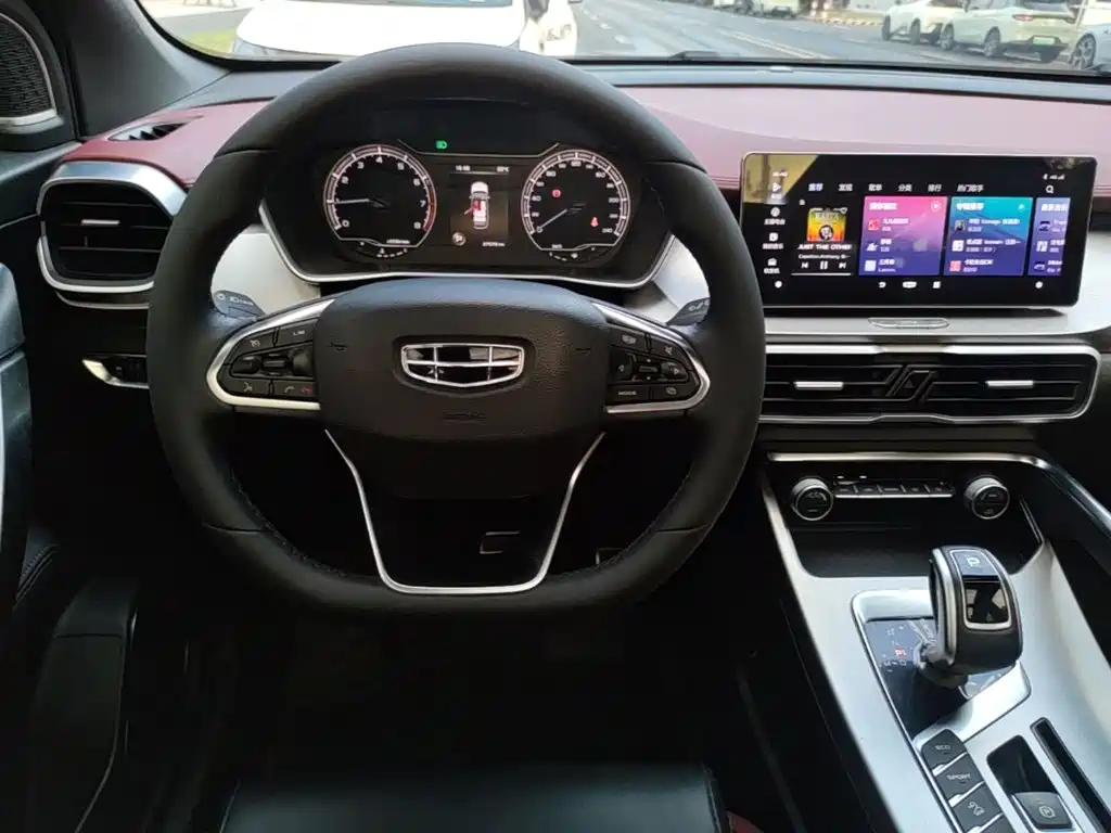 Geely Binyue — миниатюра 11