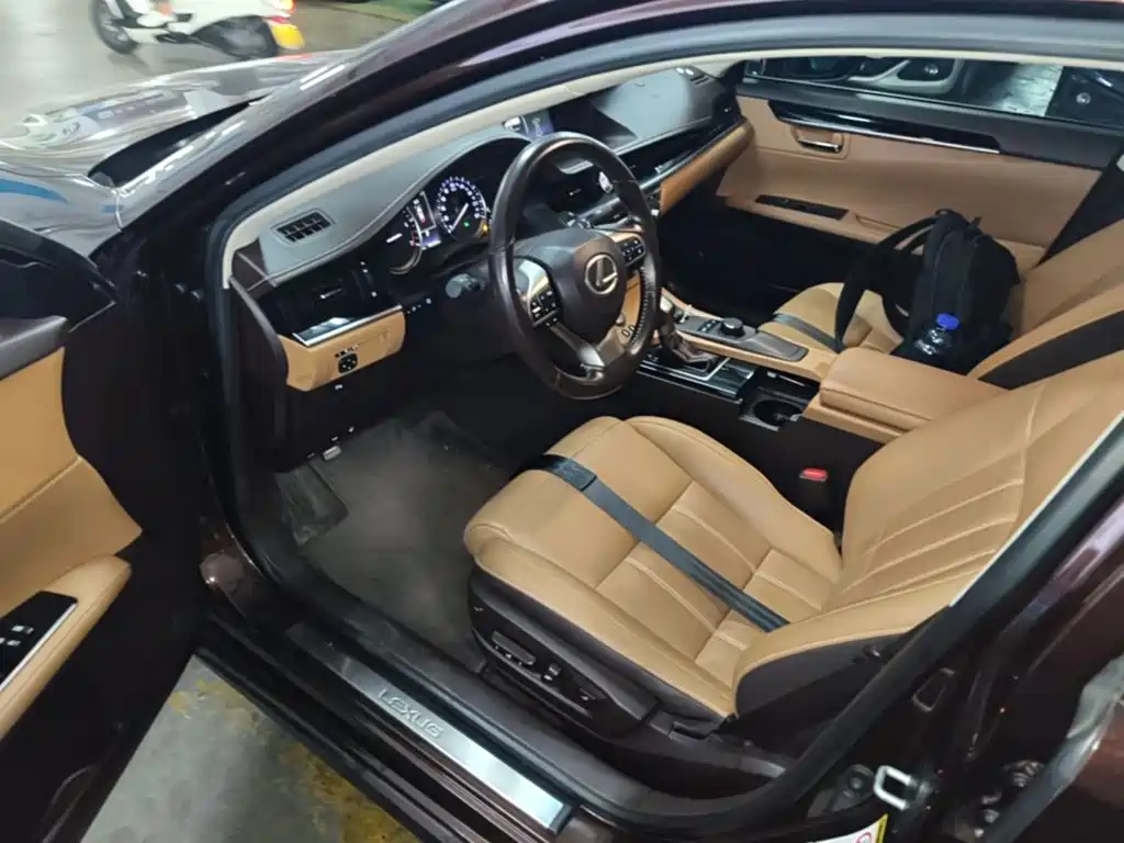 Lexus ES — миниатюра 16