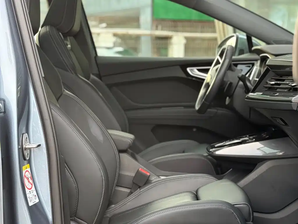 Audi Q4 e-tron — миниатюра 10