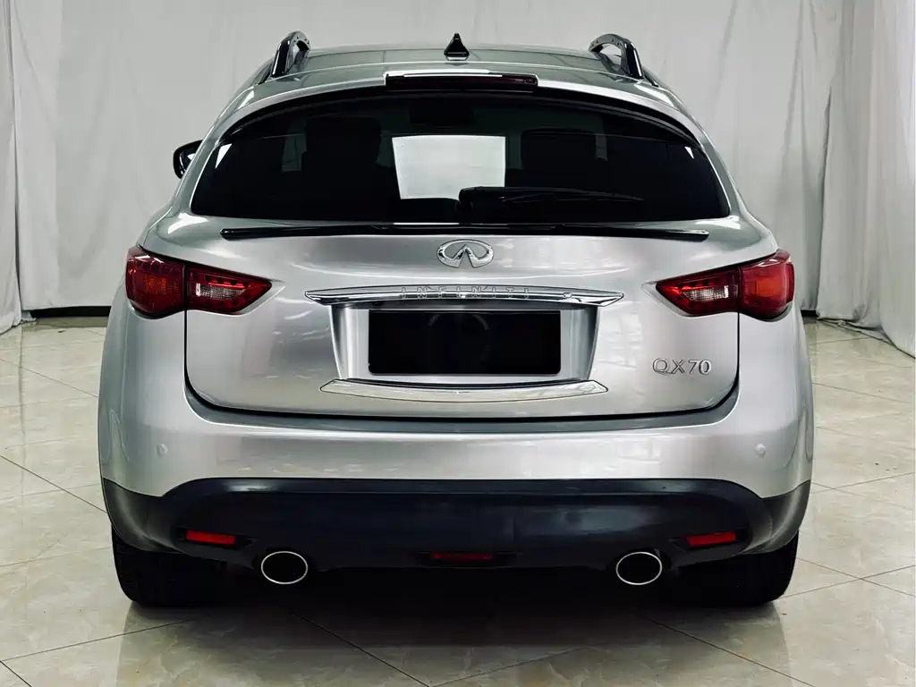 Infiniti QX70 3.7L Beyond Edition, фото 5