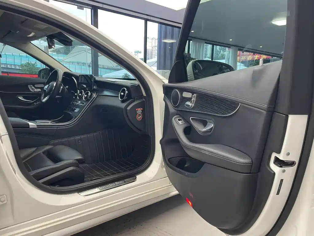 Mercedes-Benz C-Class — миниатюра 15