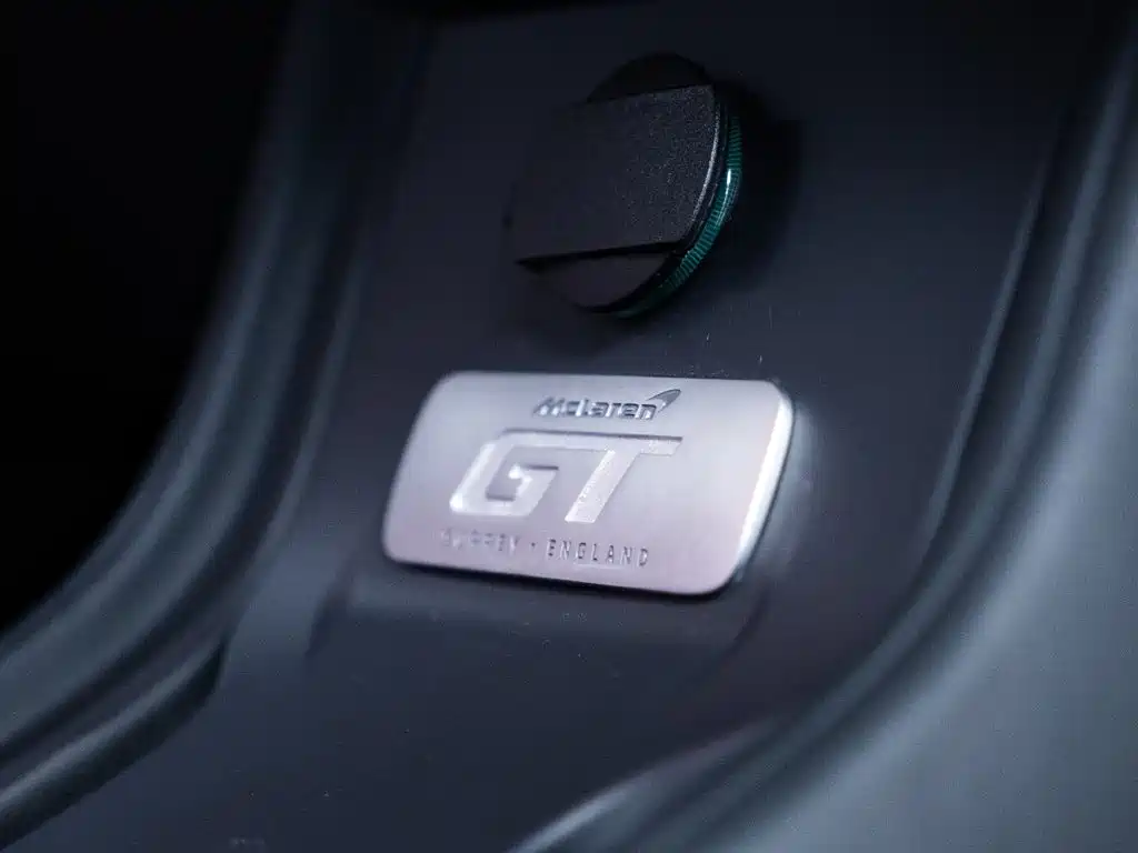 McLaren GT — миниатюра 12