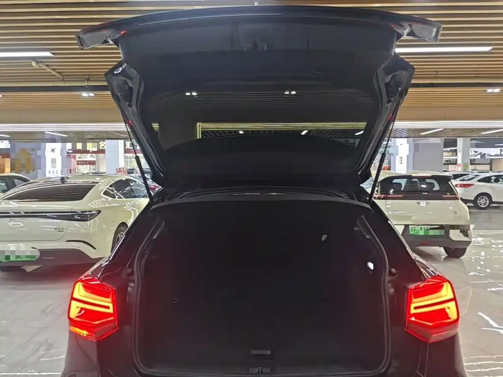 Audi Q2L — миниатюра 19