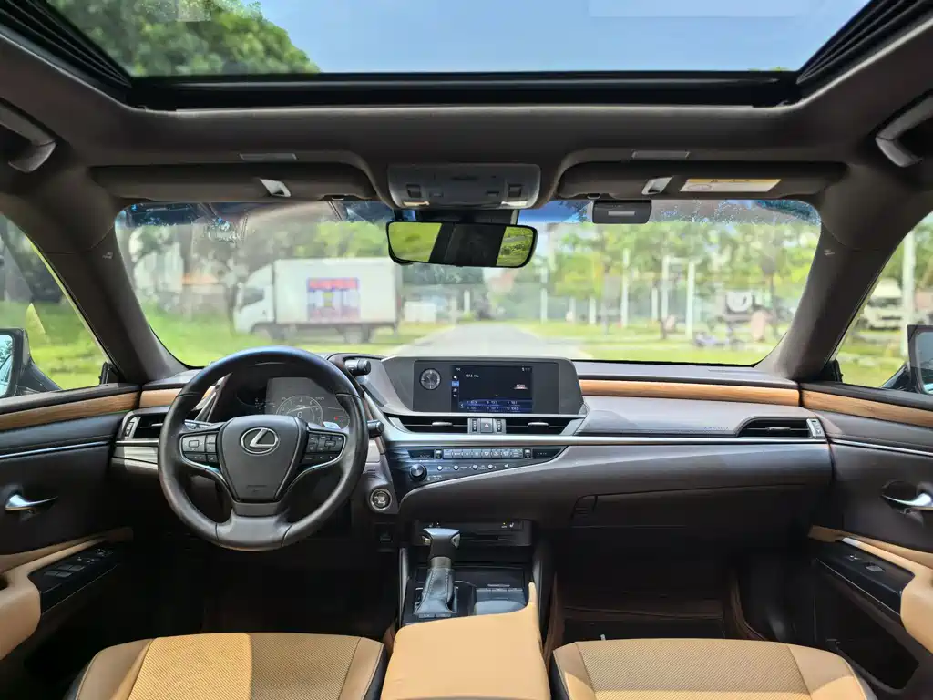 Lexus ES 2018 200 V