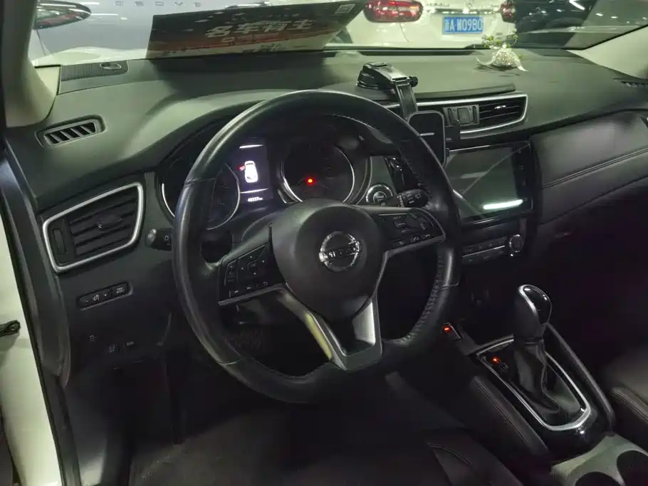 Nissan Qashqai — миниатюра 15