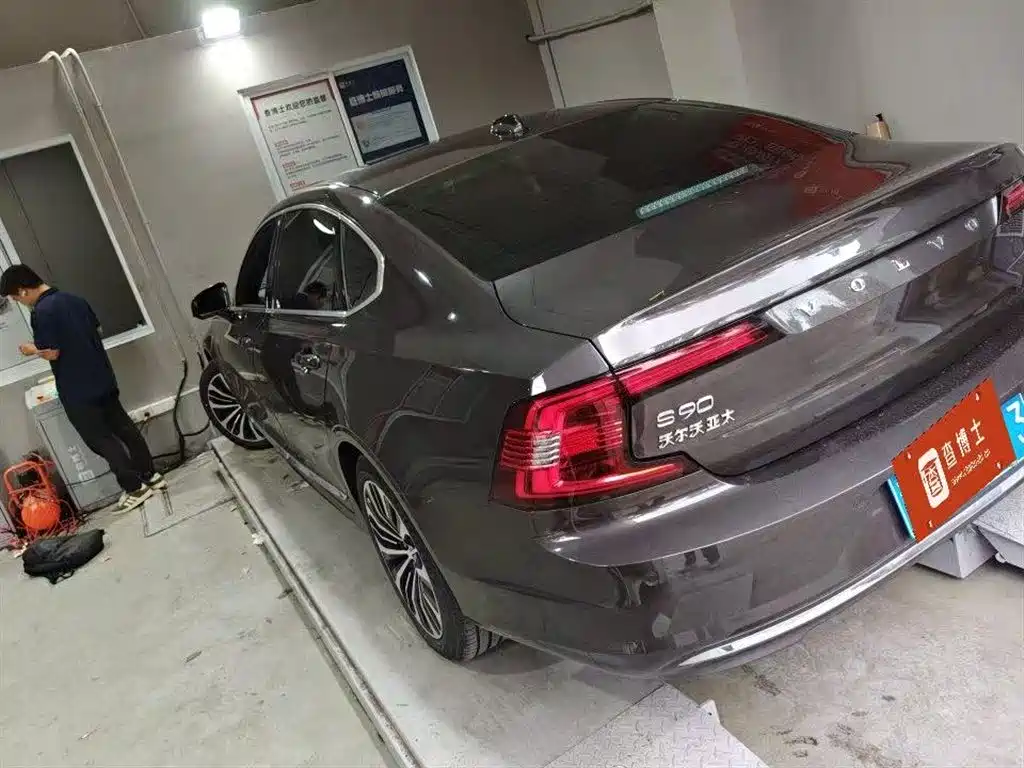 Volvo S90 2024 B5 Luxury