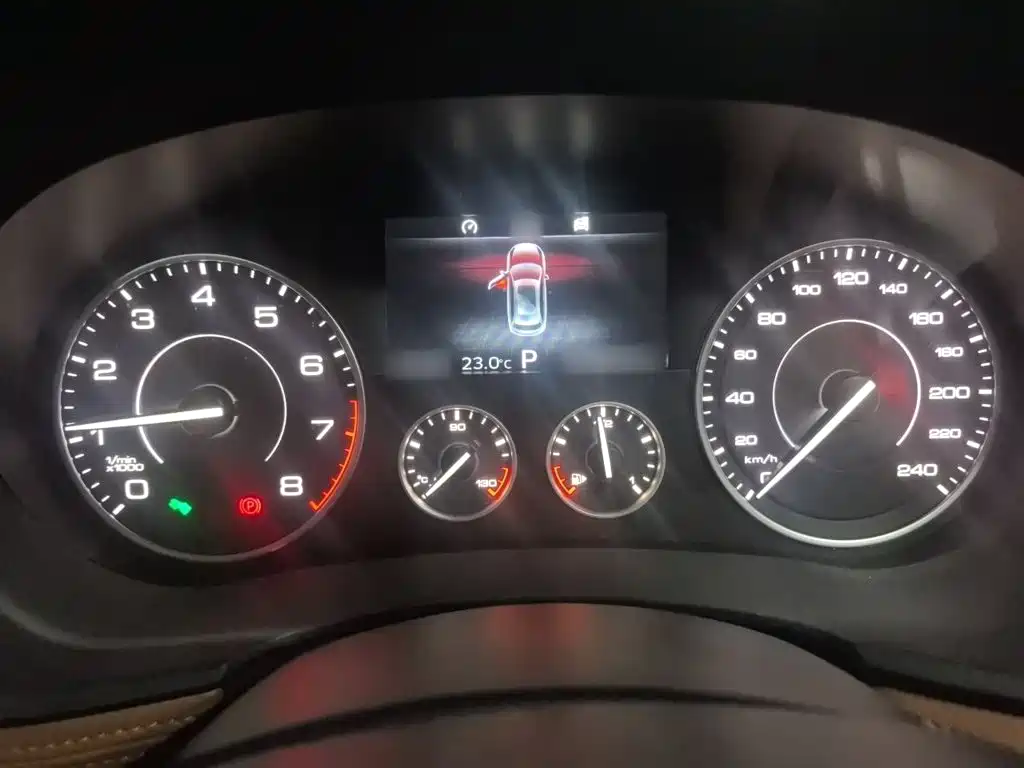 Borgward BX7 — миниатюра 4